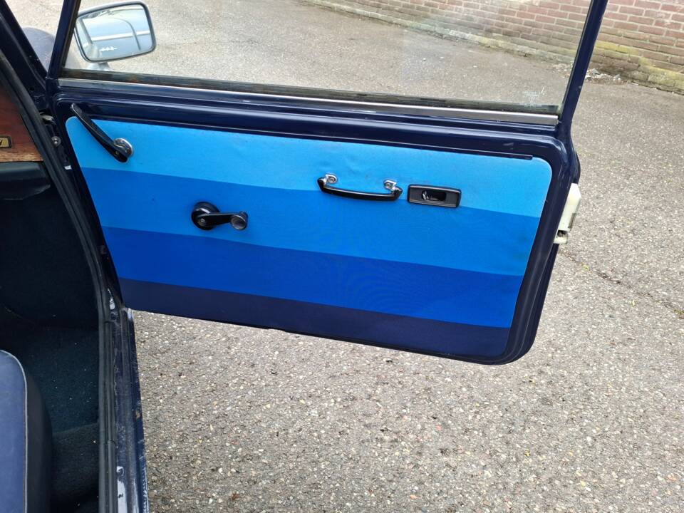 Bild 12/12 von Mini 850 (1977)