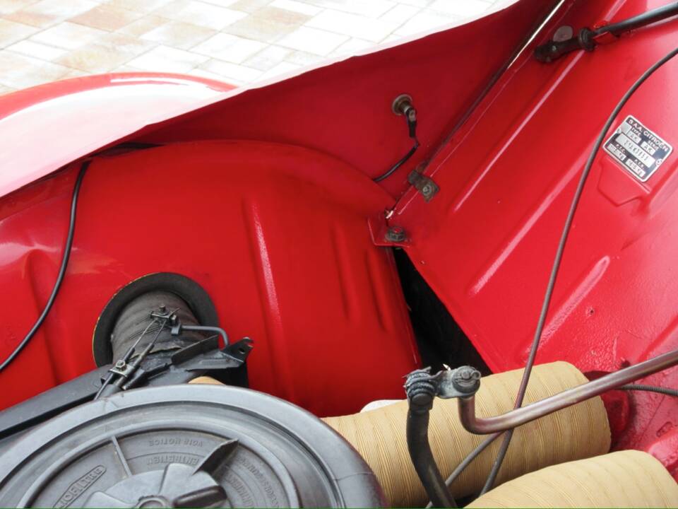 Bild 27/42 von Citroën AK 350 (1978)