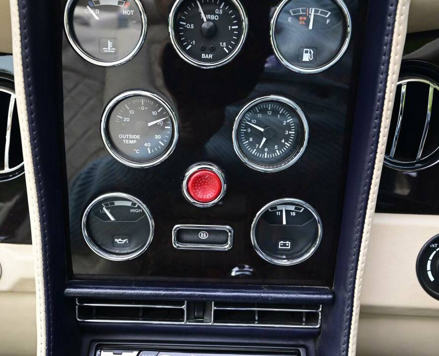Bild 50/50 von Bentley Azure (2003)
