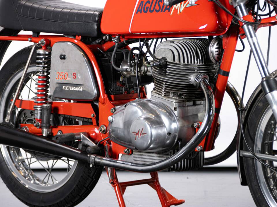 Image 32/50 of MV Agusta 350 S (1972)