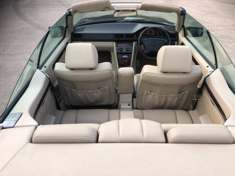 Image 6/7 of Mercedes-Benz E 320 (1995)