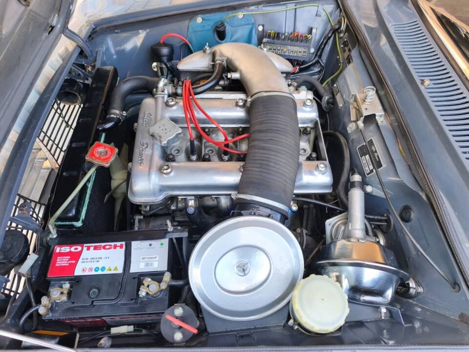 Image 18/28 of Alfa Romeo Giulia 1600 GTC (1966)
