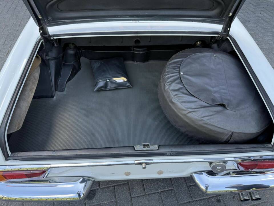 Bild 31/50 von Mercedes-Benz 280 SL (1969)