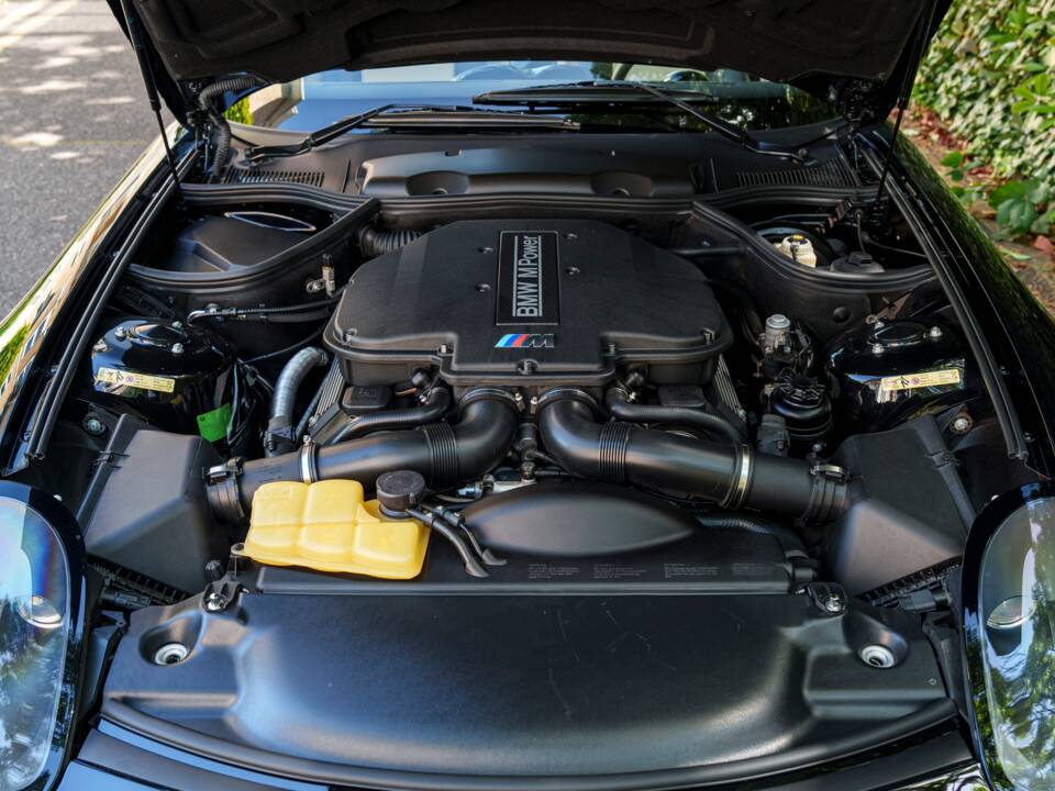 Image 27/30 of BMW Z8 (2003)