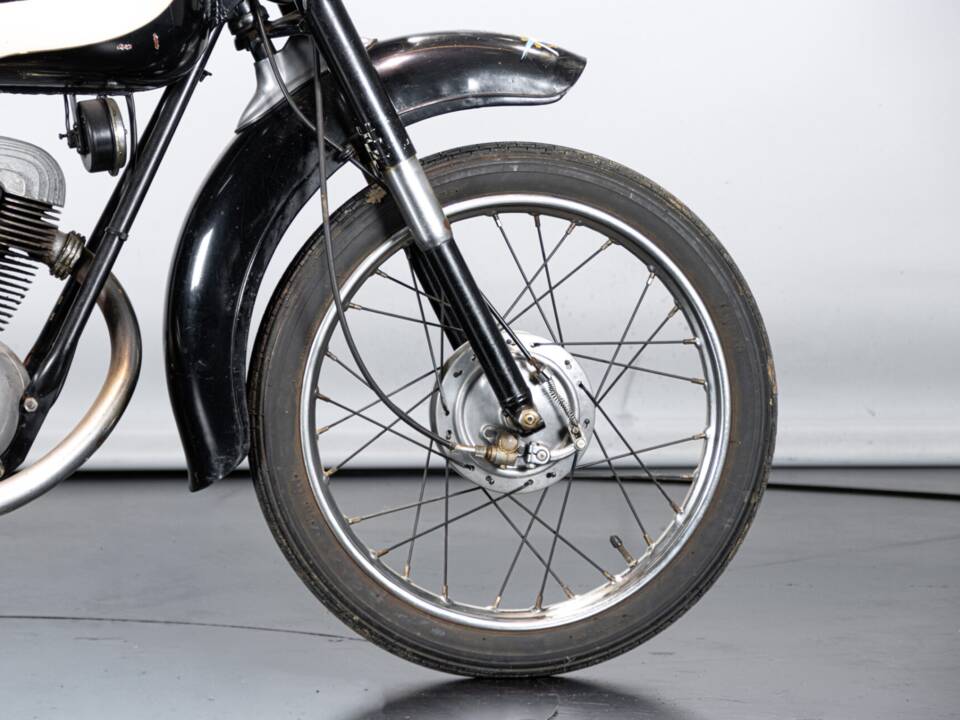Bild 36/50 von MV Agusta 125 TR (1958)