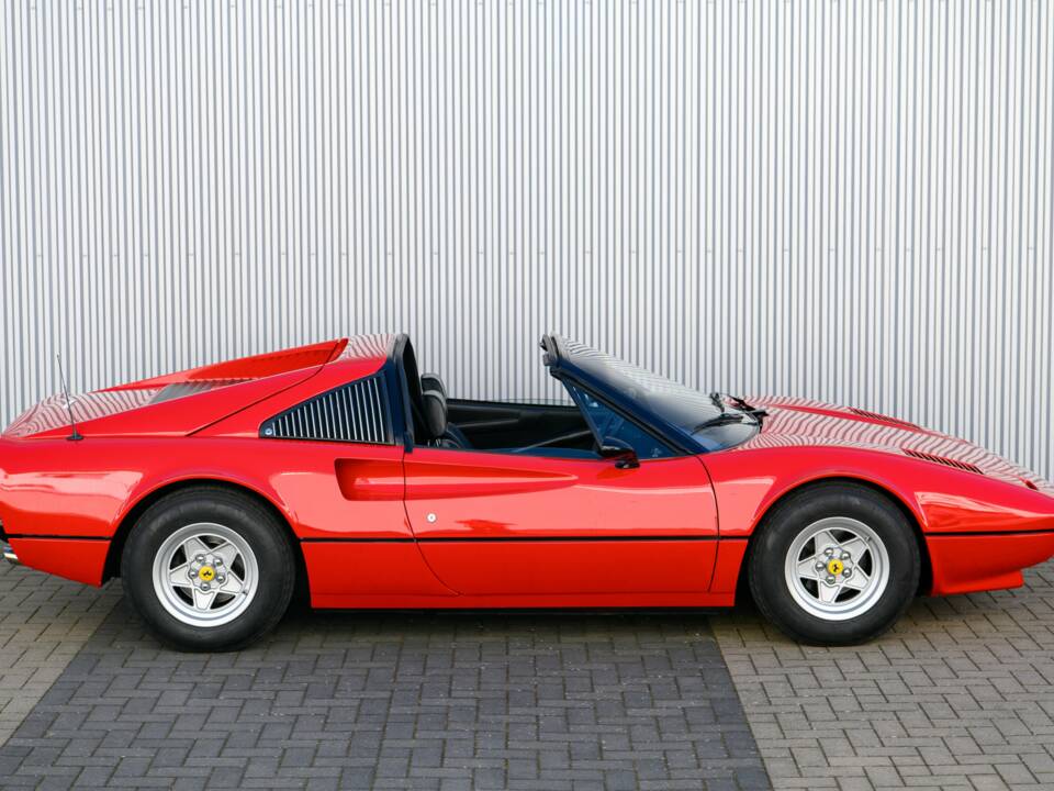 Bild 22/45 von Ferrari 308 GTSi (US) (1980)