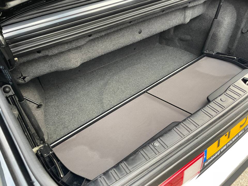 Bild 12/26 von BMW 320i (1990)