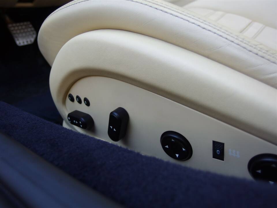 Bild 77/99 von Ferrari California (2009)