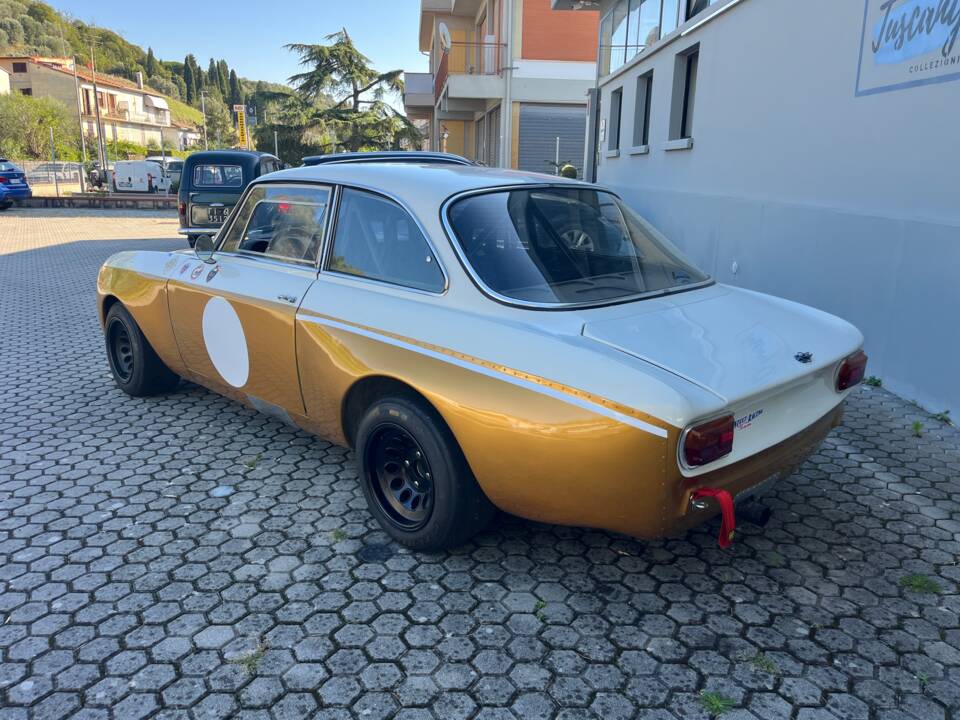Bild 3/19 von Alfa Romeo 2000 GT Veloce (1972)