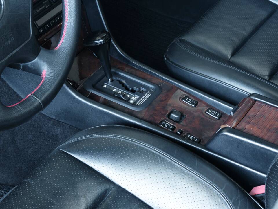 Bild 38/50 von Mercedes-Benz E 500 (1993)
