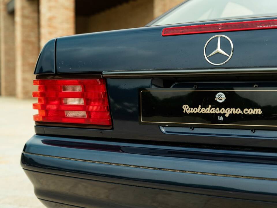 Image 28/50 of Mercedes-Benz SL 500 (1998)