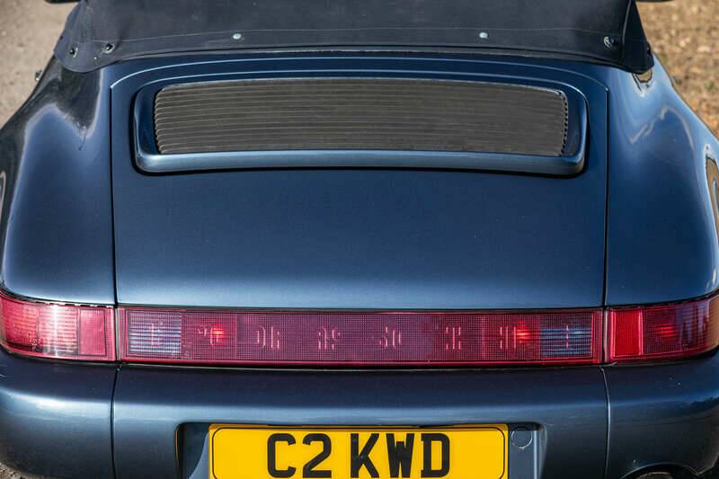 Bild 23/33 von Porsche 911 Carrera 2 (1990)