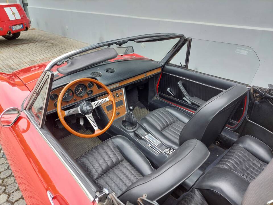 Image 25/37 of FIAT Dino Spider (1967)