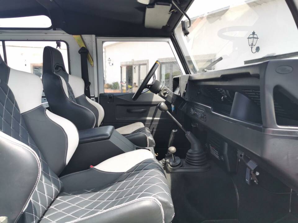Image 21/45 of Land Rover Defender 110 Td5 (2001)