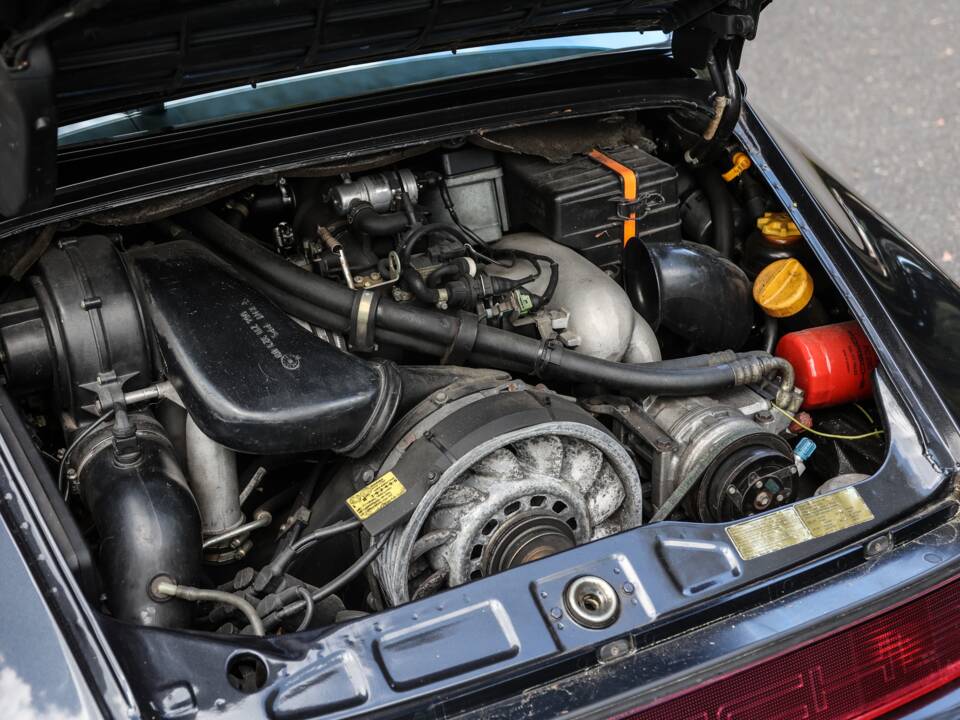 Bild 36/41 von Porsche 911 Carrera 2 (1990)