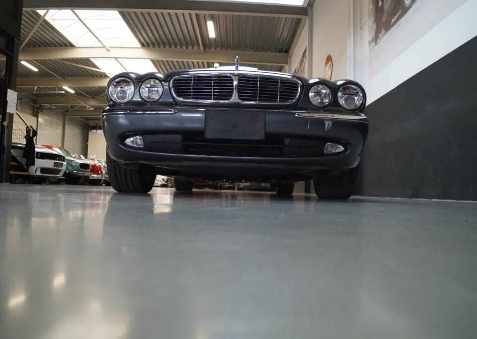 Bild 28/50 von Jaguar XJ 8 4.2 (2005)