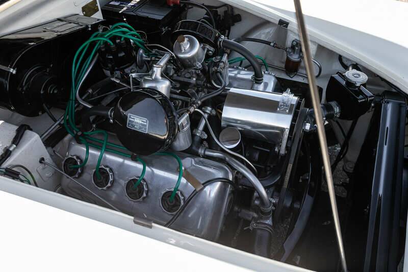 Afbeelding 14/37 van Daimler SP 250 (1963)