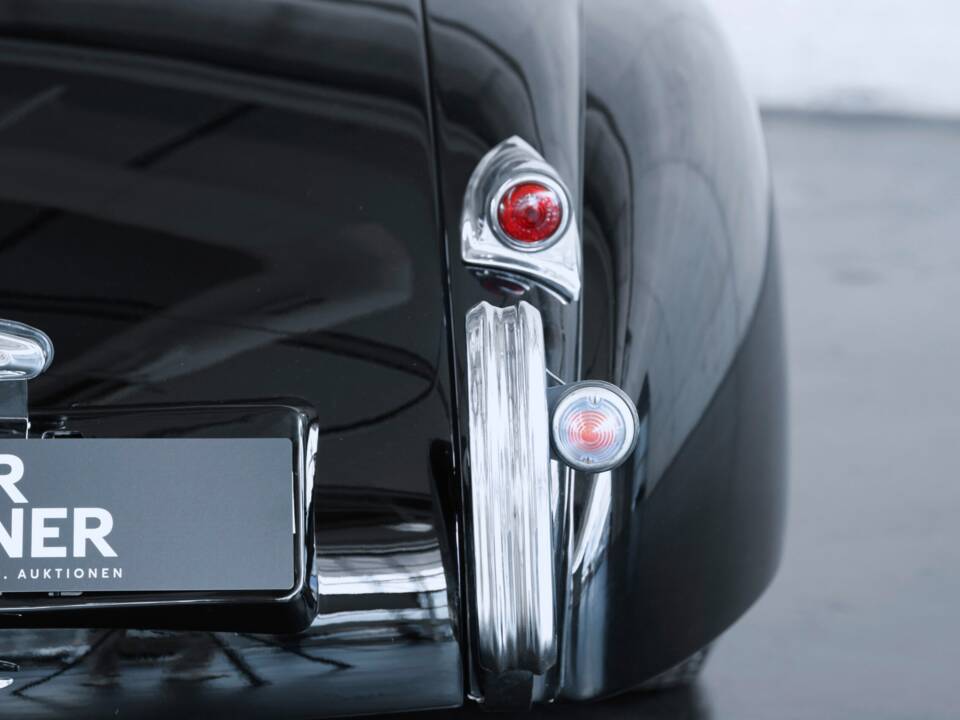 Image 47/47 de Jaguar XK 120 FHC (1954)
