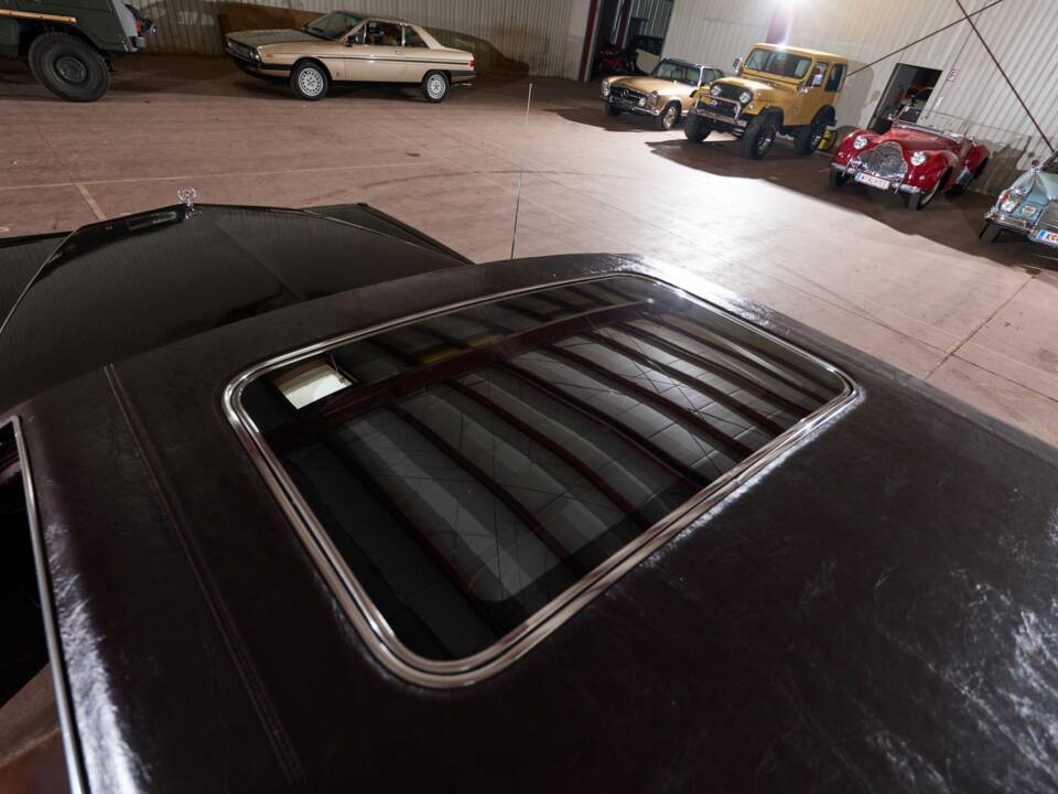 Image 36/58 of Cadillac Brougham Elegance (1988)