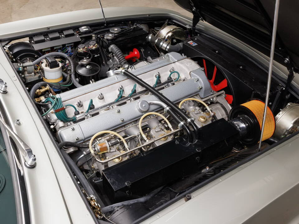 Bild 31/34 von Aston Martin DBS Vantage (1969)