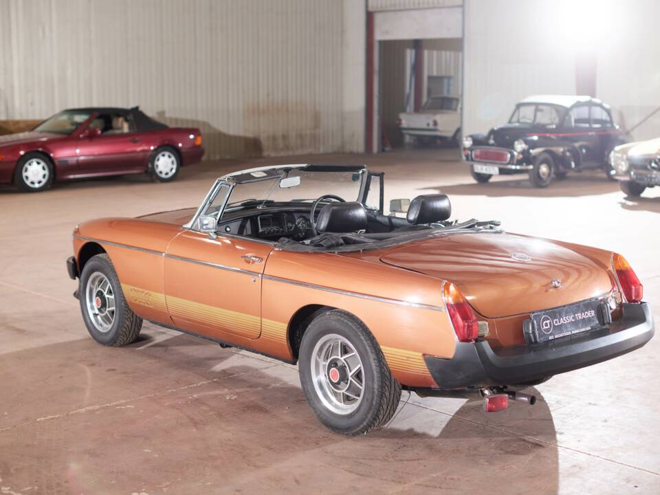 Immagine 6/25 di MG MGB Limited Edition (1981)