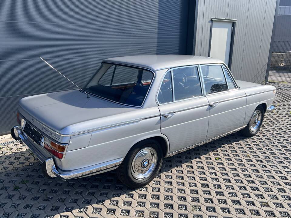 Image 27/30 of BMW 2000 tilux (1968)