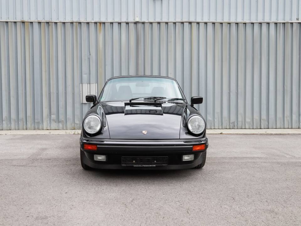 Image 7/108 de Porsche 911 Carrera 3.2 (1989)