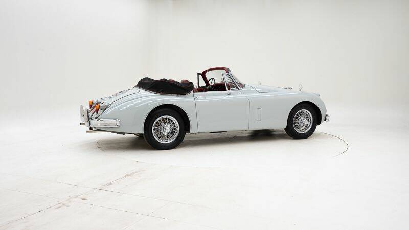 Image 2/15 of Jaguar XK 150 3.8 SE DHC (1961)