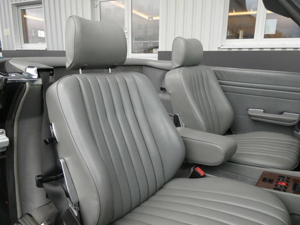 Immagine 14/24 di Mercedes-Benz 300 SL (1986)