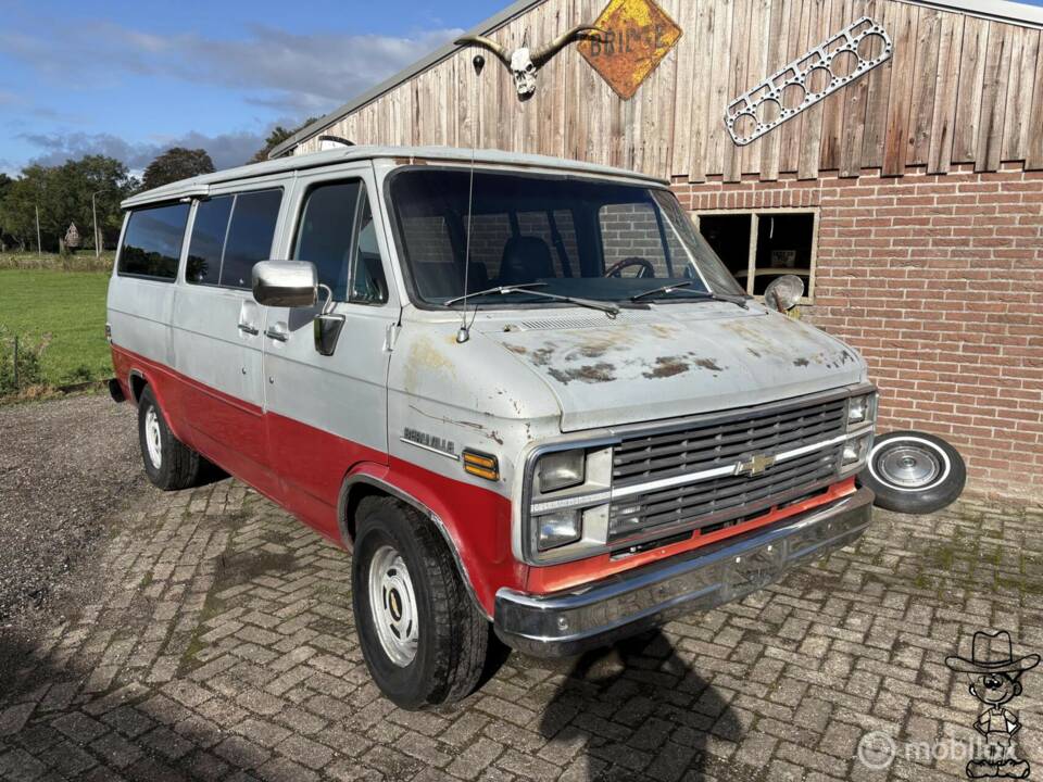 Bild 1/50 von Chevrolet Van (1983)