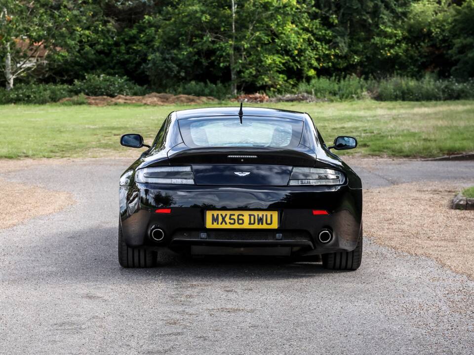 Imagen 29/39 de Aston Martin V8 Vantage (2007)