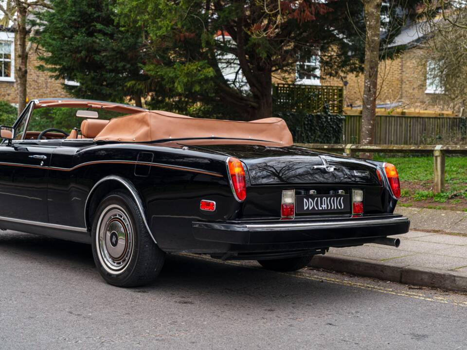 Image 15/29 of Rolls-Royce Corniche IV (1993)