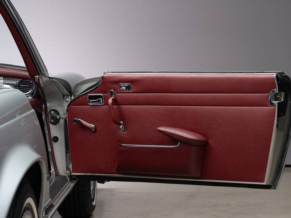 Bild 30/44 von Mercedes-Benz 280 SL (1970)