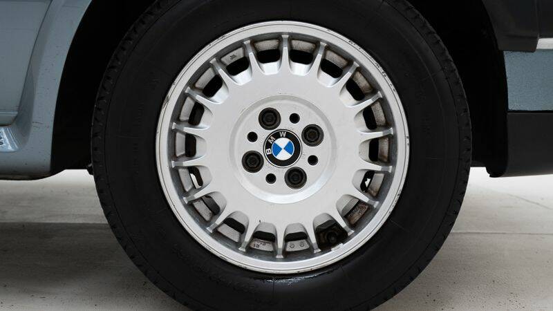 Image 11/15 of BMW 325ix (1987)