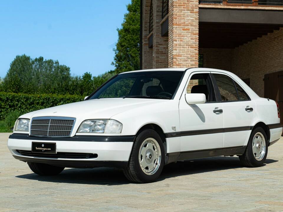 Bild 1/50 von Mercedes-Benz C 200 Kompressor (1996)