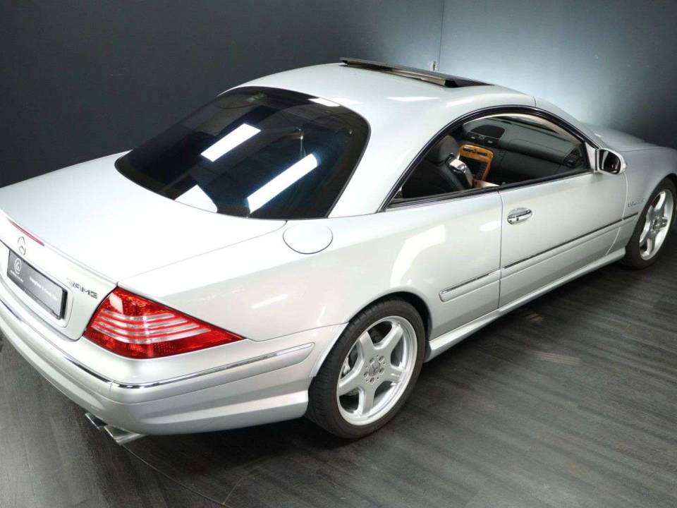 Imagen 6/30 de Mercedes-Benz CL 55 AMG (2002)