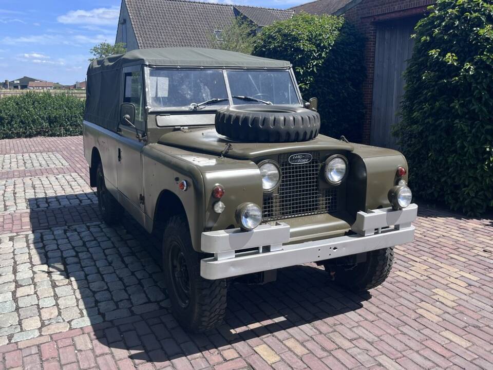 Image 6/8 of Land Rover 88 (1969)