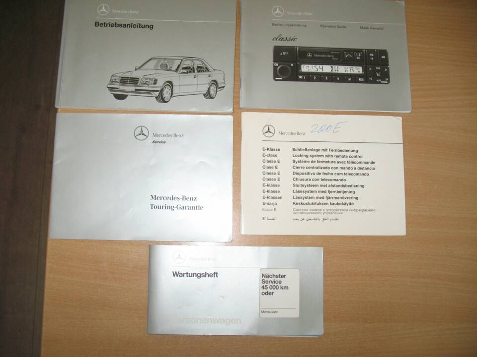 Bild 24/32 von Mercedes-Benz E 220 (1995)