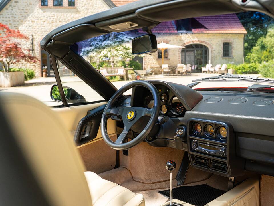 Bild 26/38 von Ferrari 328 GTS (1986)