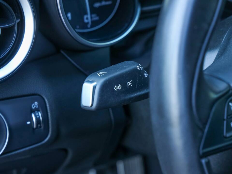 Bild 29/50 von Alfa Romeo Giulia Quadrifoglio (2017)