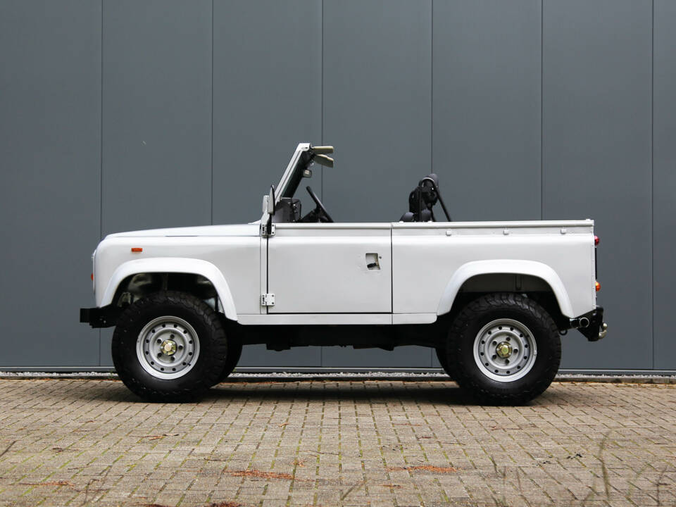 Immagine 27/49 di Land Rover Defender 90 (1990)