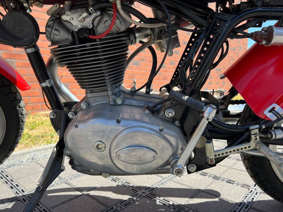 Bild 14/18 von Ducati DUMMY (1974)