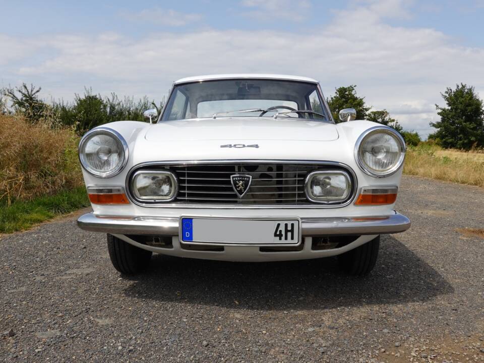 Image 6/36 de Peugeot 404 Coupé (1967)