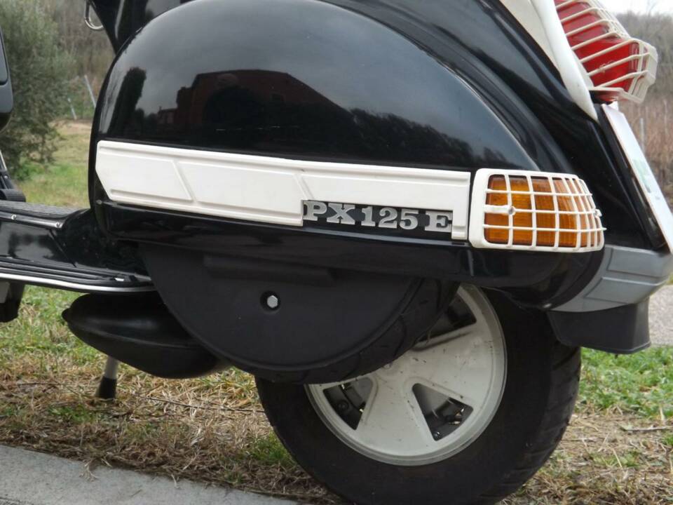 Image 10/50 of Piaggio Vespa PX 125 E (1983)