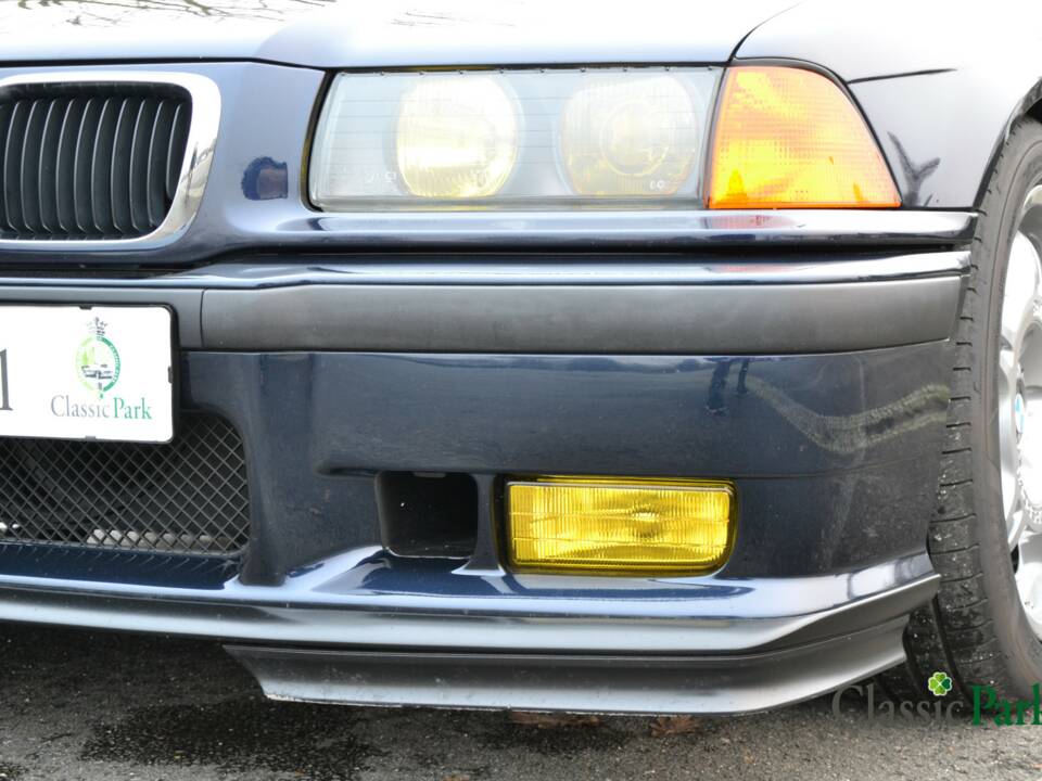 Image 36/50 of BMW 323i (1998)