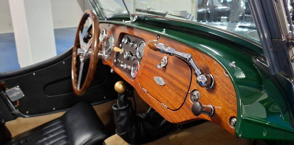 Bild 32/50 von Morgan 4&#x2F;4 Series V (1964)