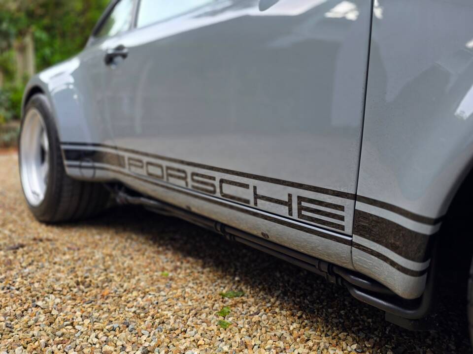 Image 22/100 of Porsche 911 Carrera 2 (1989)