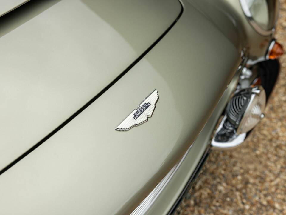 Bild 13/50 von Aston Martin DB 6 Volante (1969)