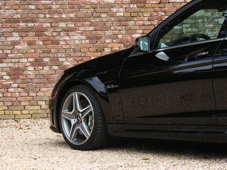 Image 39/50 of Mercedes-Benz C 63 AMG (2012)