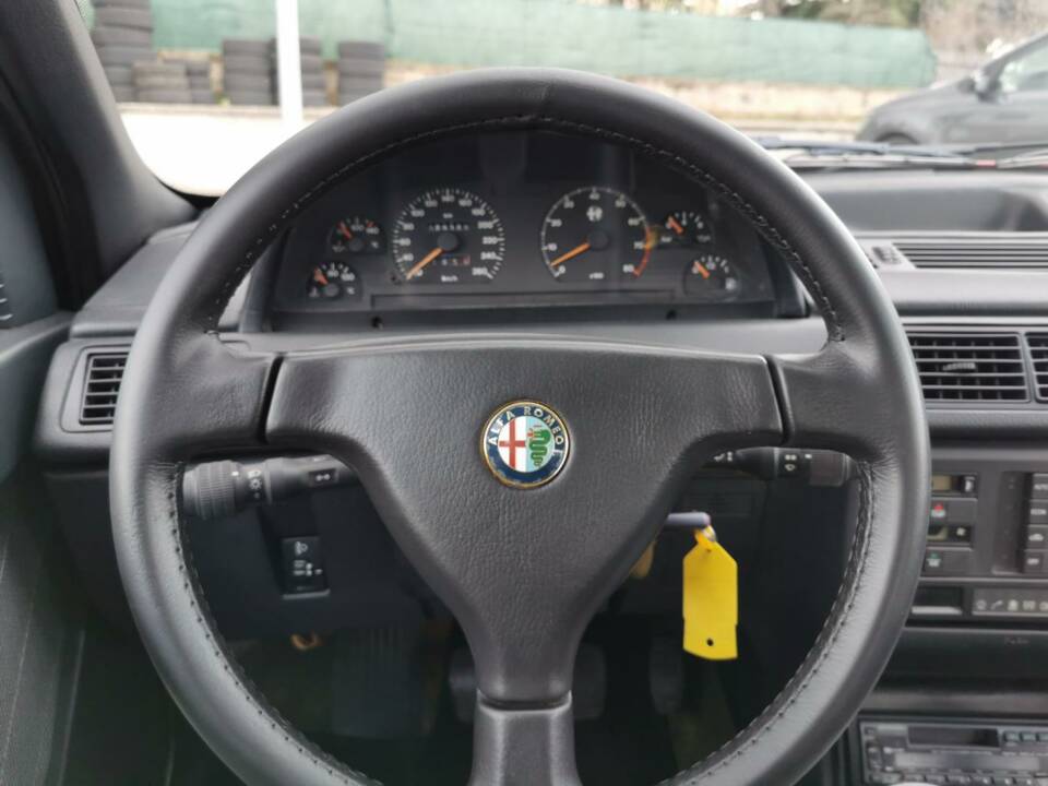 Image 6/40 de Alfa Romeo 155  2.0 Q4 4x4 (1993)